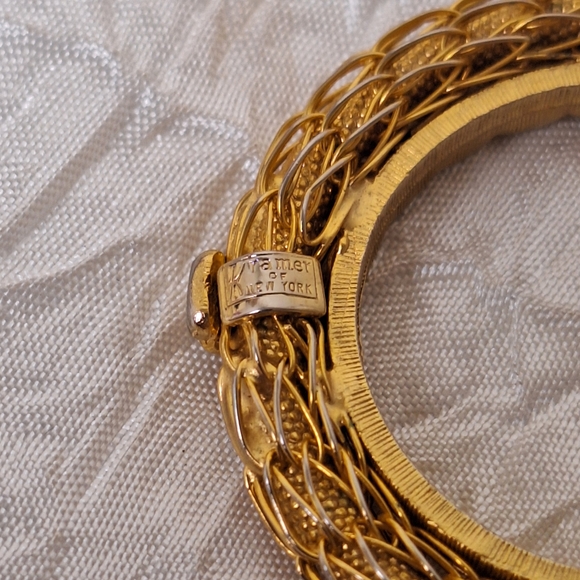 Vintage Kramer of New York Gold Tone Circle Brooch Pin Book Piece MCM - Picture 3 of 8